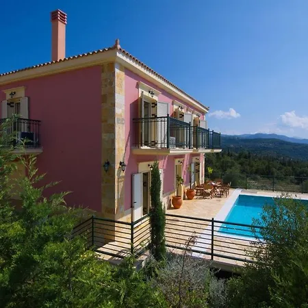 Sleeps 6 فيلة Touliata