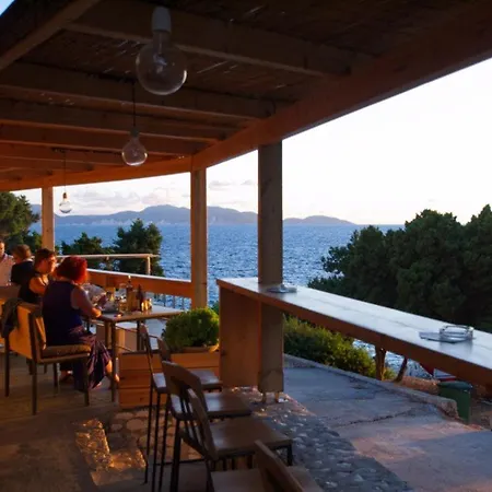 Sleeps 6 فيلة Touliata