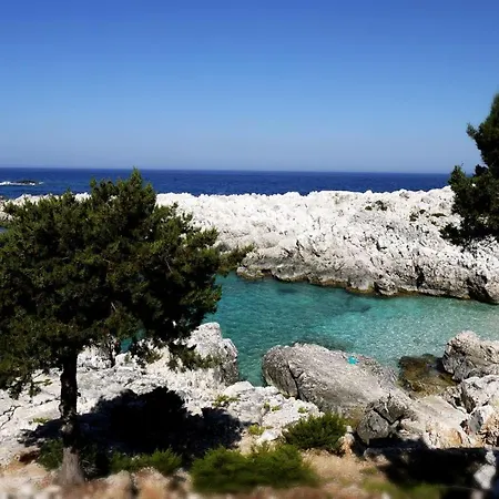 Villa Sleeps 6 Touliata