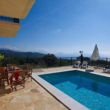 Sleeps 6 * Touliata