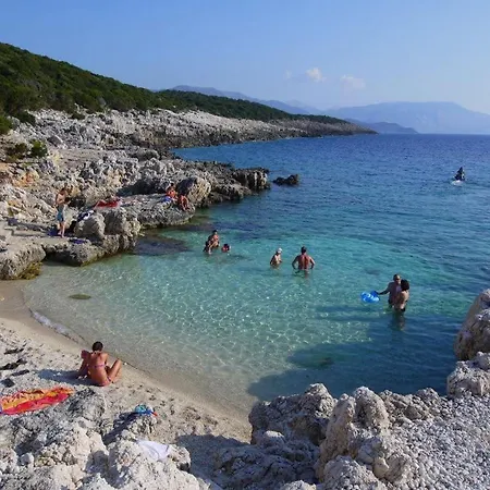 Villa Sleeps 6 *