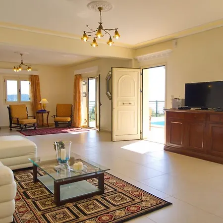 Sleeps 6 Villa *