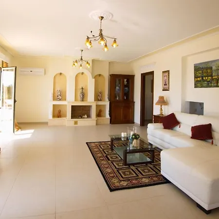 Sleeps 6 Villa *