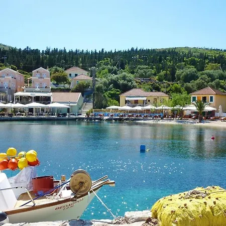 Villa Sleeps 6 *