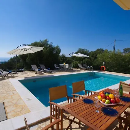 Sleeps 6 Touliata
