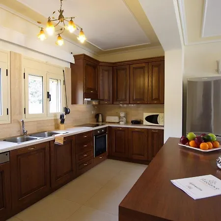 Villa Sleeps 6