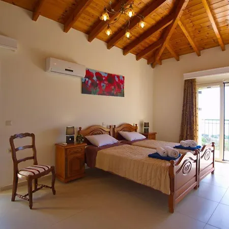 Villa Sleeps 6 Touliata